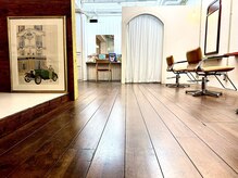 シーキュー(C.9.)の雰囲気（施術は木目のやらかい空間で）