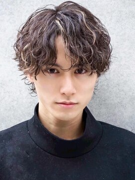 ナチュラル 渋谷(NATURAL) フェザーパーマ／スパイキーショート／［メンズ／渋谷］