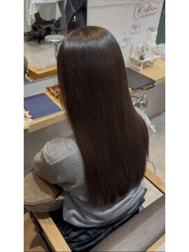 ローリーポーリークラウン(Roly Poly Clown) 縮毛矯正で叶うツヤロング