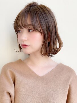 トゥーナ 表参道(tona) ミディアムレイヤー、外ハネボブ、グレージュ、脱白髪染め☆