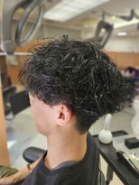 ネクサス NEXUS シルエットを大切に。大人メンズの強すぎないツイスパが洒落