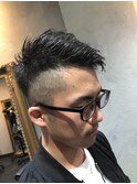 ややパンチの効いた2ブロックフェードスタイル