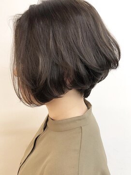 フォンズ(FONS) 乾かすだけでキマる前下がりボブ_柔らかく見えるシアーベージュ