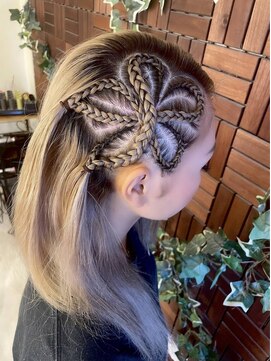 チューシー(ChooShhh) お花コーンロウ