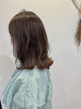 ルヴェール(Le Vert) ミディアムレイヤー◎グレージュ