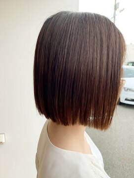 美容室 アイディー i-dee ぱつっとボブ