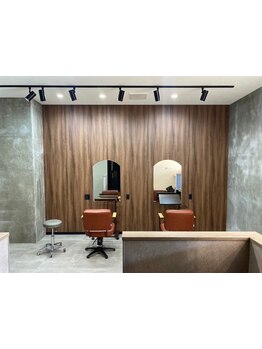 少人数サロンだからこそ、人目を気にせず落ち着ける空間でのこだわりの極上空間をご提供します。