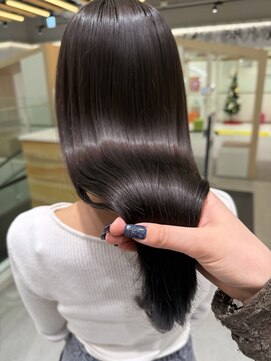 ケンジ 横浜(KENJE) 【森　ゆうや】シルキーロング×オリーブカラー×髪質改善