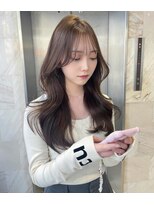 リリー(Lilley)&nbsp;くすみベージュ×姫カットレイヤー×韓国風巻き【ayana】