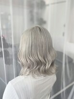 カラ ヘアーサロン(Kala Hair Salon)&nbsp;シルバー/ホワイト/ブリーチ