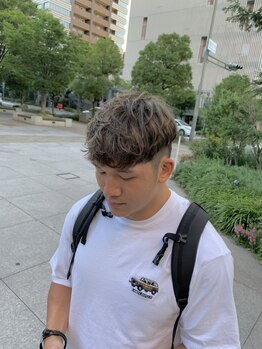 ヘアデザイン アクスト 西宮北口本店(HAIR DESIGN axt)の写真/フェードカットが得意なスタイリスト(塩川)にお任せください!!