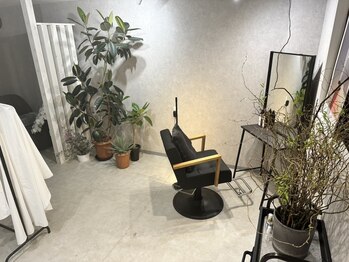 ヌーク(Neuk)の写真/マンツーマン施術だからお悩みも相談しやすい◎ライフスタイルを大切にしながら個性がきらめくスタイルへ♪