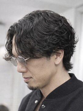 オーバル ジングウマエ(OVARL jingumae) 大人フェザーパーマ/シャドウパーマ/センターパート