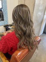 グリーンポルタ(Green Porta) 白髪ぼかしハイライトカラー