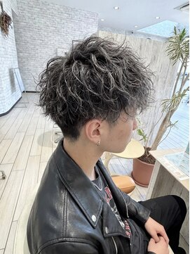 ノイ(noi) ツイスパ×グレージュハイライト