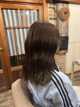 テントヘアー(tent hair) ナチュラルな柔らかブラウンカラー