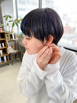 テトヘアー(teto hair) マッシュショート、インナーカラー、ブルー、ワイドバング