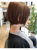 ショートボブ