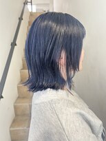 バズ(BUZZ) ブルベ冬カラー！ブルーとレイヤーボブ★秋山