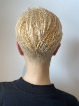 エムエーヘアースタジオ(M/A hair studio.) 木を隠すなら森の中◎白髪♪