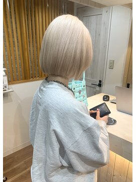 ヘアサロン ミロ(Hair Salon MIRO) ブリーチ２回以上で作るホワイトベージュ