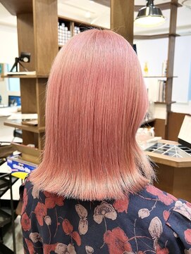 ラック 表参道(LUCK) コーラルピンク/ピンクベージュ/ブリーチ/ダブルカラー/20代