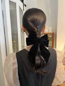 ハク アトリエ(HaKU atelier) タイトクロスローポニーアレンジ/結婚式お呼ばれヘアセット