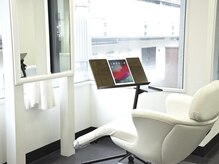 ビーエルティー ヘアー代々木上原(B.L.T HAIR)の雰囲気（全席iPadで自由に雑誌を選べます！）