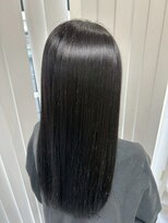 ホワイトストーン WHITE STONE 黒髪ミニマルストレートボブ