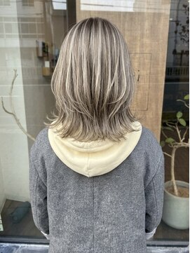 ニコリヘアワークス(nicori hair works) ミディアム×ハイライト×エアリーシアーベージュ3