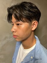 ディスイズバーバーサード(THIS IS BARBER 3rd)&nbsp;フェザーパーマ フェードカット ビジネス 刈り上げ 黒髪 20代