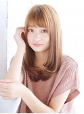 ショートバングの内巻きワンカールスタイル