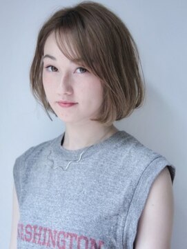 コクーン(Cocoon) シアーベージュのスリークボブ#イメチェン#モード