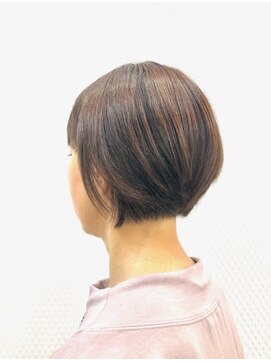 クオリス 上福岡店(QUALIS) ひし形ショート/丸みのある小顔ハンサムショート/30代40代50代