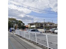 リーブル(Libre)の雰囲気（お店から150m程にある駐車場です！お店のロゴが目印です！）