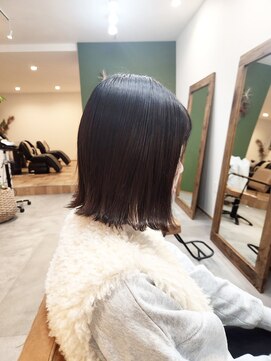 ヨハク(yohak) あごした切りっぱなしボブ