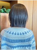 あご下でパツっと切り揃えたボブ/アッシュブラック