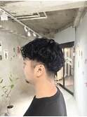 スペインカールスパイラルパーマ刈り上げ