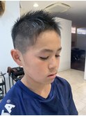 スポーツ男子サイドすっきり！ツーブロ風ベリーショートで爽快に