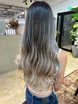 メリー オオサカ(Merly Osaka) contrast balayage