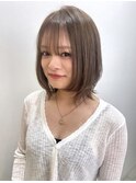 顔まわりレイヤーボブパーマグレーベージュ
