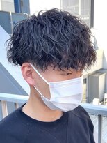 ブルニール 中崎町(BLEUNIR)&nbsp;ソフトツイストスパイラルパーマツーブロックニュアンスマッシュ