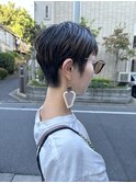 ショートカットひし形黒髪前髪なし20代30代
