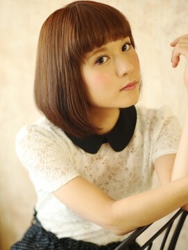 エマージュ 新宿(Emerge) 眉上バングでキュンと感を演出！ ピュアショートボブ