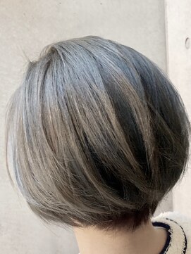 クアトロ(KUATRO) 大人ショートボブ