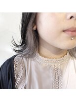 デコヘアーフラッペ(DECO HAIR frappe)&nbsp;白っぽいグレージュのインナーカラー