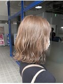 giinii横浜_渋谷良太_ベージュ_ゆるふわ_切りっぱなしボブ