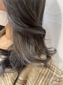 ネオリーブアオバ 高田馬場店(Neolive aoba) 大人グレージュで作るインナーカラー♪ グレーパール