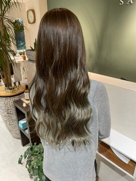 サラジュ 梅田店(SARAJU) saraju ヒラノ オリーブブラウン