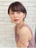 小顔に見せるコンパクトショートヘア